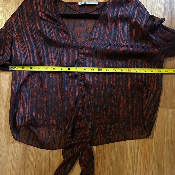 Zara Snakeskin Print Red and Black button down Blouse with Knot- Size XL - Picture 6 of 6
